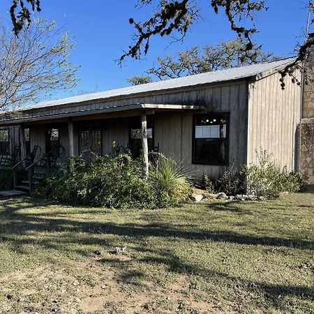 Tarpley West 1077 Guest Ranch - Retreat B&B 외부 사진