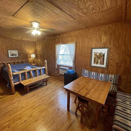 Tarpley West 1077 Guest Ranch - Retreat B&B 외부 사진