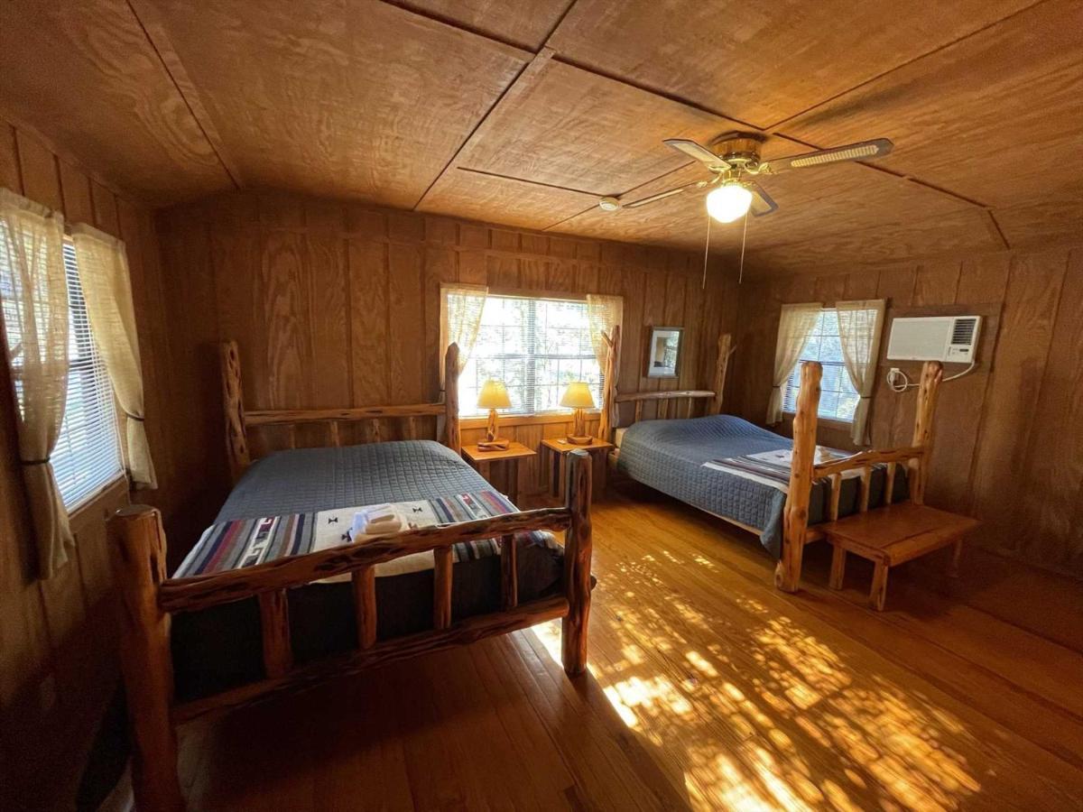Tarpley West 1077 Guest Ranch - Retreat B&B 외부 사진