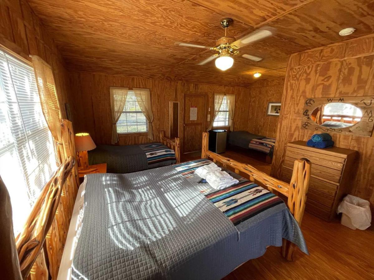 Tarpley West 1077 Guest Ranch - Retreat B&B 외부 사진